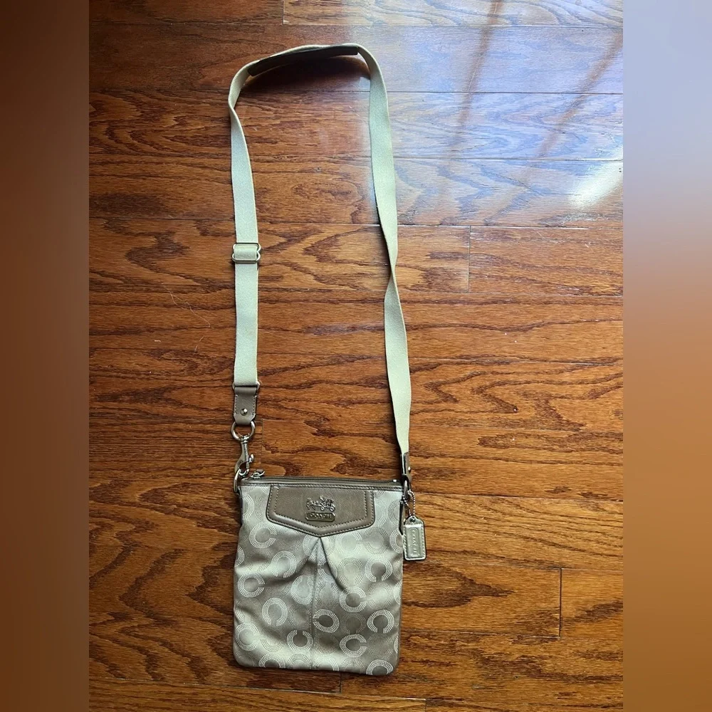 Coach Madison Optical Art Swingpack Crossbody Bag - Picture 2 of 6